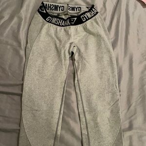 Gym shark leggings